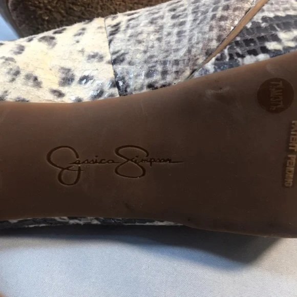 Jessica Simpson Winslo Python Platform Heels 7.5 - Picture 9 of 10